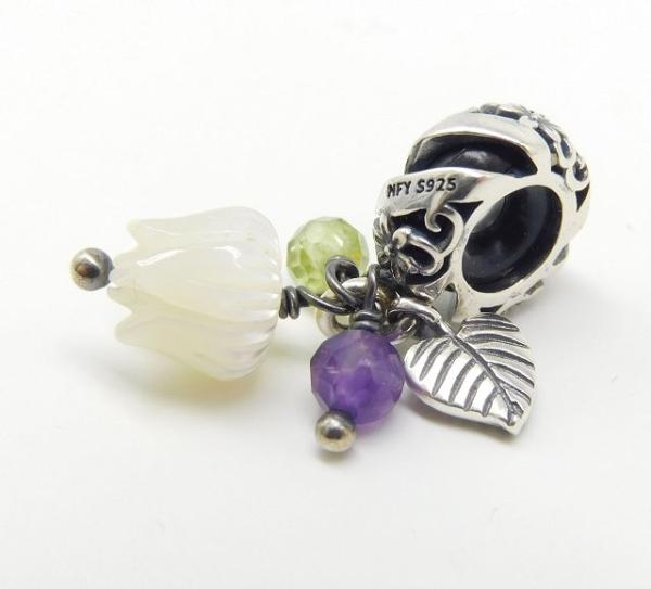 Flowery Dangle Stopper - Mother of pearl - The Palace of Amber